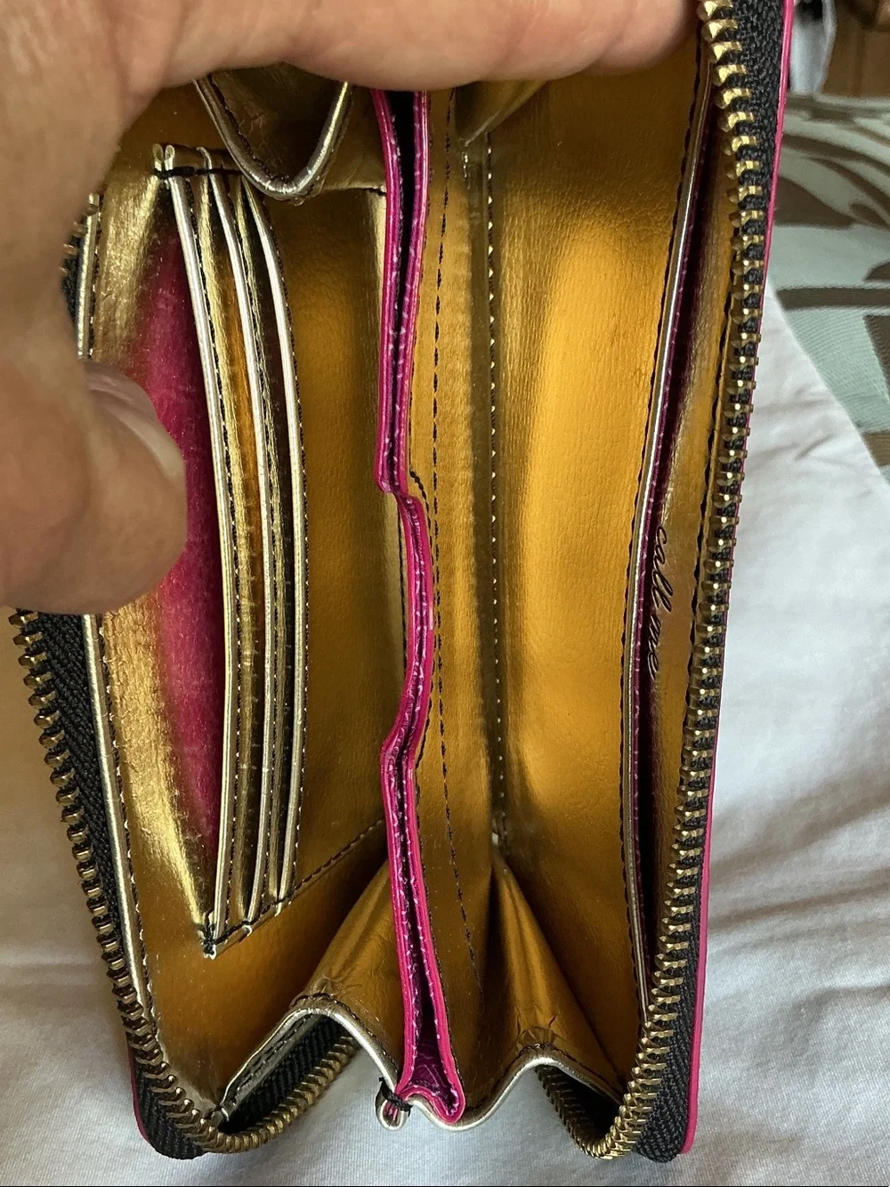 Stella & Dot Black and Cream Snake-Print Zip Wallet - Picture 5 of 9
